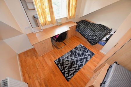 5 bedroom flat to rent - Photo 2