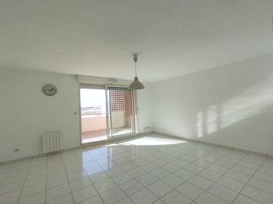 Appartement 4 pièces 92m2 MARSEILLE 8EME 1 400 euros - Photo 1