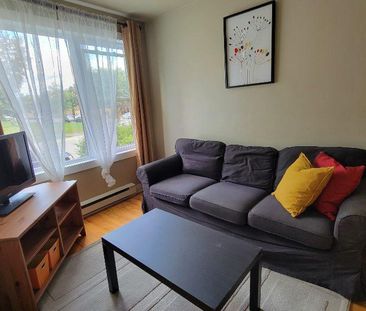 Magnifique logement 3 1/2 à louer meublé / MAI - Photo 1