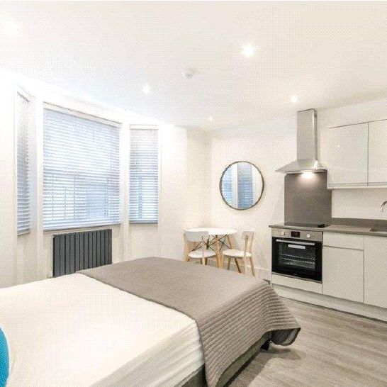 Studio to rent - Photo 1