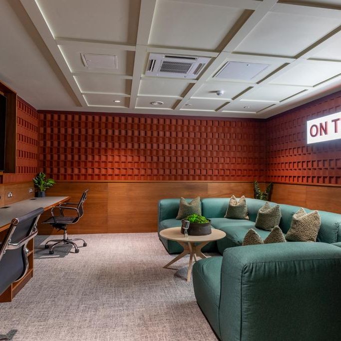 3 bedroom flat to rent - Photo 1