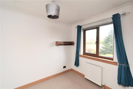 3 bedroom detached house to rent - Photo 4
