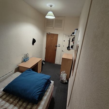 Room in a Shared Flat, Bristol Road, B29 - Photo 3