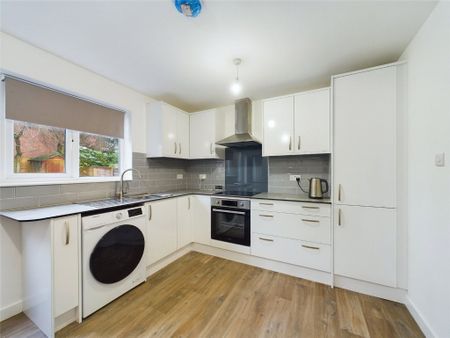 Chevington Drive, Heaton Mersey - Photo 5