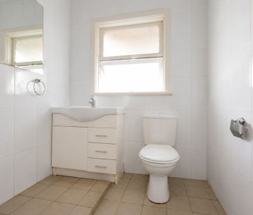 3 Bedroom House!! - Photo 2