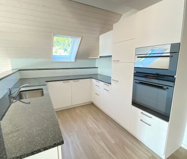 Grosszügige 4.5-Zimmer-Dachwohnung mit Aussicht in Holderbank - Photo 1