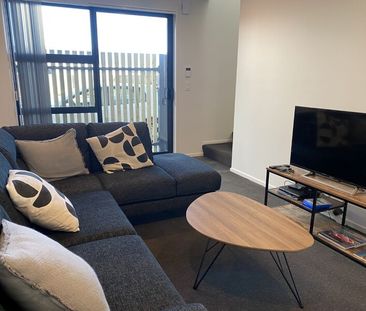 Semi Furnished Townhouse in St Albans - Photo 3