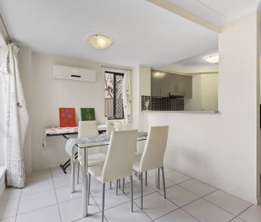 Modern and Low-Maintenance Living in a Secure Complex Pocket - Photo 5