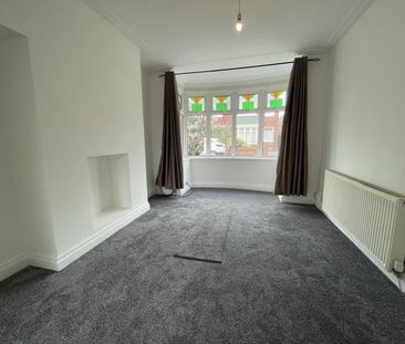3 bedroom end of terrace house to rent - Photo 1
