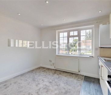 Thorn Close, UB5, Northolt - Photo 1