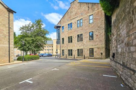 3 bedroom apartment to rent - Photo 2