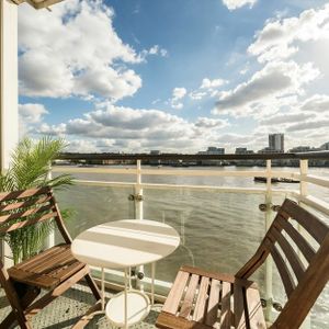 St. Davids Square - Photo 2