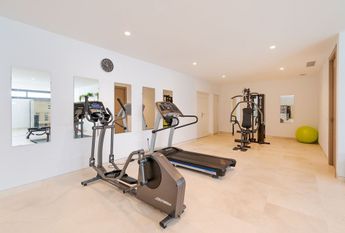 Luxury Villa for rent in Benahavís, Andalusia