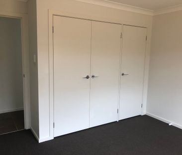 Beautifully Presented Home - Photo 2