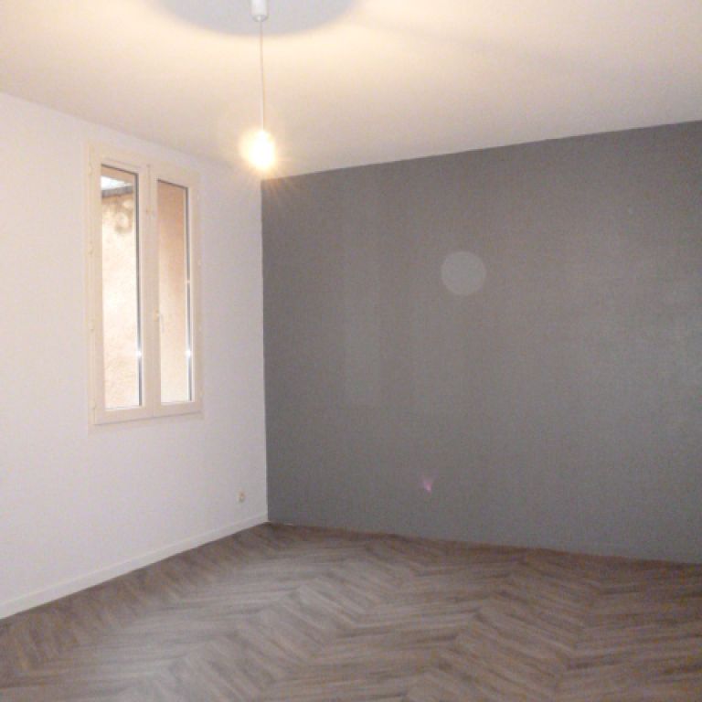 Location Appartement 2 pièces 45m² ELBEUF 76500 - Photo 1