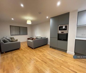 2 bedroom flat to rent - Photo 2