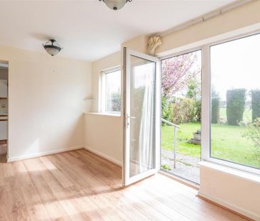 3 bedroom detached house to rent - Photo 2