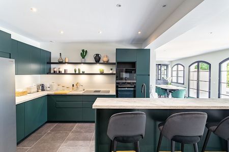 Location Maison 5 pièces 183m² VILLENEUVE D ASCQ 59650 - Photo 2