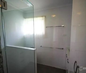 "Stylish, quiet, and close to everything." - Photo 6