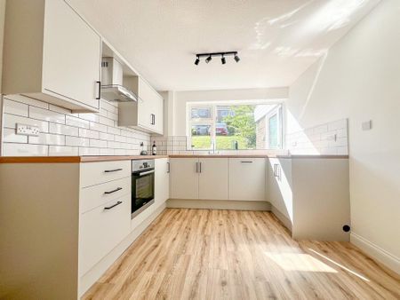 3 bedroom terraced house to rent - Photo 4