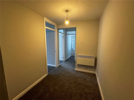 Inglewood Court, Liebenrood Road, Reading, Berkshire, RG30 - Photo 3