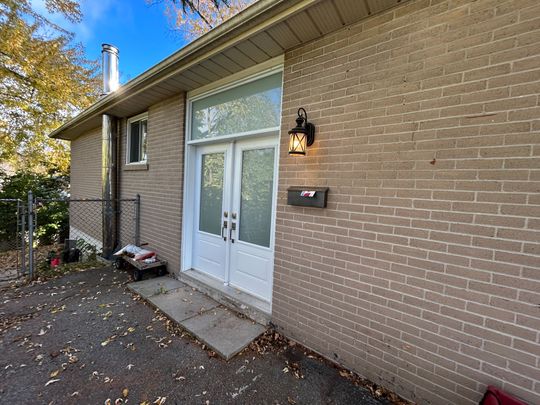 For Lease - 765 Greenfield Crescent Unit# Main, Newmarket, Ontario - Photo 1