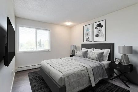2 Bedroom - Photo 3