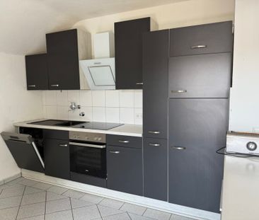Blömker! Gemütliche 3,5-Raum-Wohnung mit Loggia und Garage in ruhig... - Photo 1