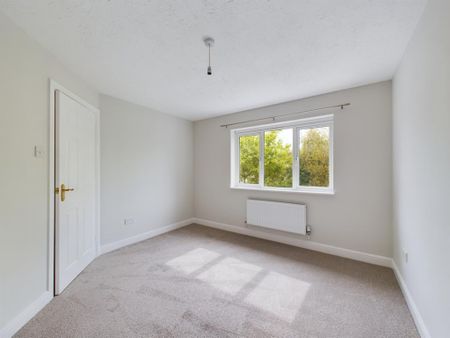 4 bedroom terraced house to rent - Photo 5