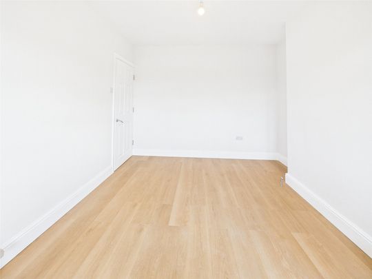 Cheltenham Avenue, Twickenham, Twickenham, TW1 - Photo 1