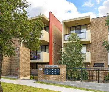 Modern 2-Bedroom Ground Floor Apartment – Prime Location in Westmead - Photo 1