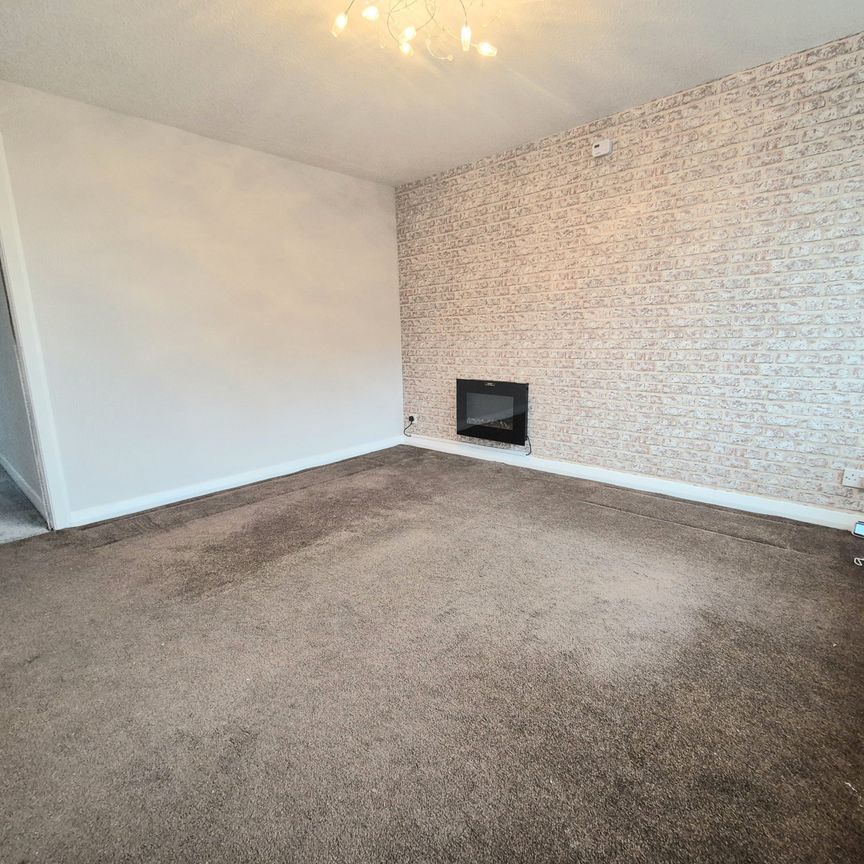 Claremount Road, Halifax - Photo 1