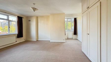 3 bedroom end of terrace house to rent - Photo 2