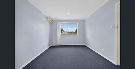 Sunny love nest walking distance to amenities and beach - Photo 3