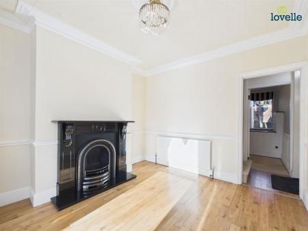 2 bedroom End of terrace house To Let - Photo 2