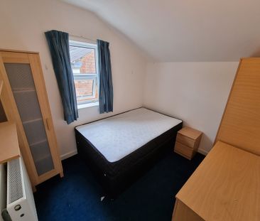 5 Bed Student Accommodation - Photo 4