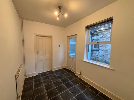 2 bedroom terraced house to rent - Photo 3