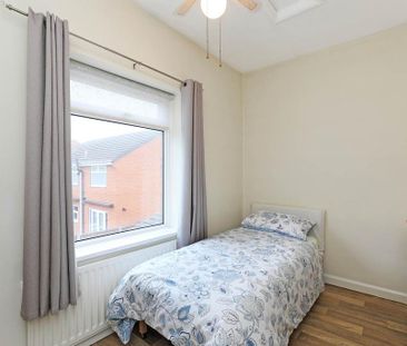3 bedroom detached house to rent - Photo 5