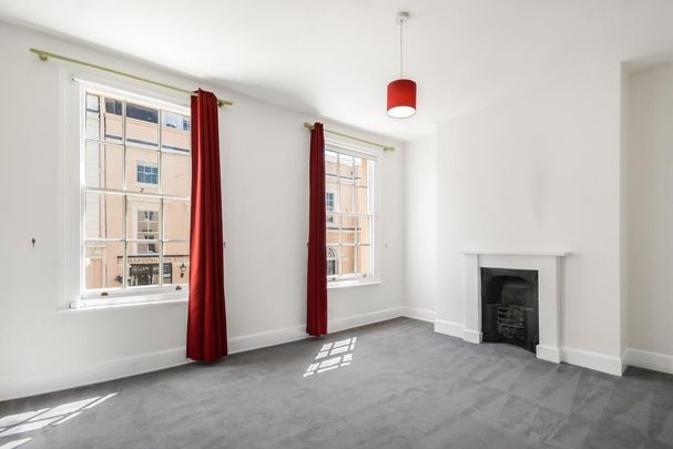 4 bedroom terraced house to rent - Photo 1