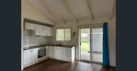 LOVELY 3 BEDROOM HOME - Photo 5