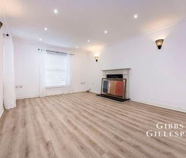 Stirling Avenue, Pinner, HA5 - Photo 1