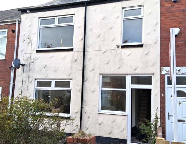 4 bedroom terraced house to rent - Photo 1
