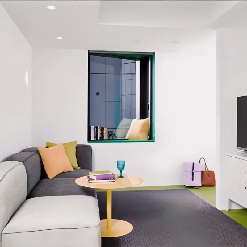 6 Bedroom Apartment - Photo 1