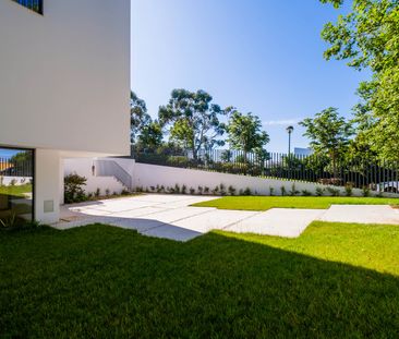 Moradia T6 de arquitetura moderna inserida no Golfe de Oeiras - Photo 2