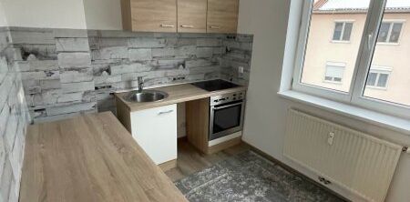 KEINE BEFRISTUNG!! Helle und großzügige Mietwohnung mit Balkon in ruhiger Lage von Attnang-Puchheim! Verfügbar ab 01.01.2026! - Photo 2