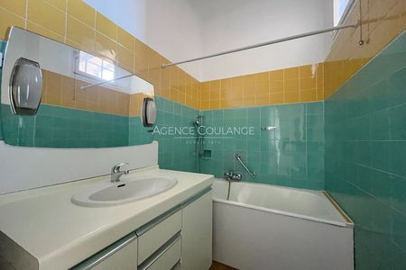 Location Appartement 2 pièces 45m² MARSEILLE 5ème - Photo 2