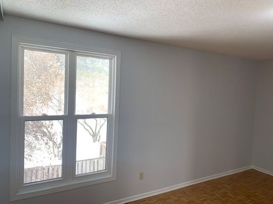 For Lease - 14 LARKSHIRE Lane Unit# E, Barrhaven, Ontario - Photo 1