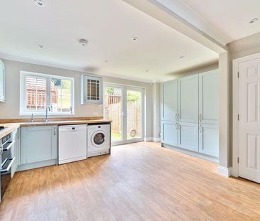 4 bedroom terraced house to rent - Photo 6