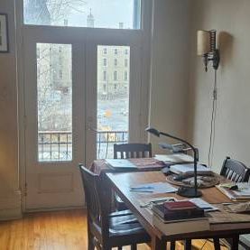 Beautifully Furnished place in Plateau Mt. Royal, available January 20 - Photo 1