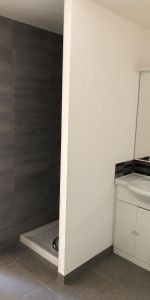 Location Appartement 3 pièces 67m² ST MAXIMIN LA STE BAUME 83470 - Photo 3